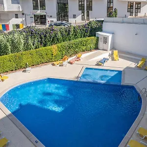  Apartment Garden Hill